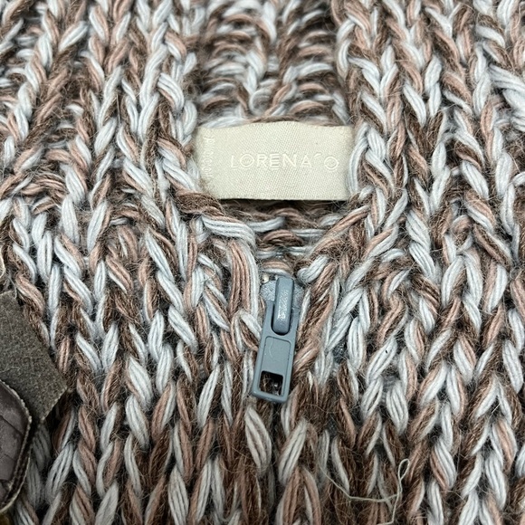 Lorena O - Italian made, wool and alpaca blend, vintage sweater - size small - Picture 7 of 10